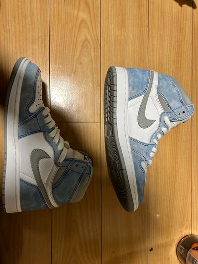 Nike Air Jordan 1 High OG "Hyper Royal"