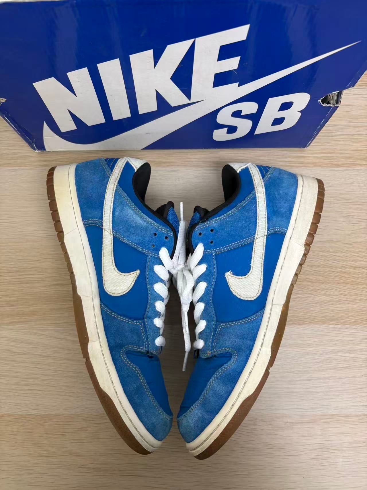 Nike SB Dunk Low "Street Fighter Chun Li"