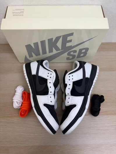 TIGHTBOOTH × Nike SB Dunk Low Pro QS "Black and White"