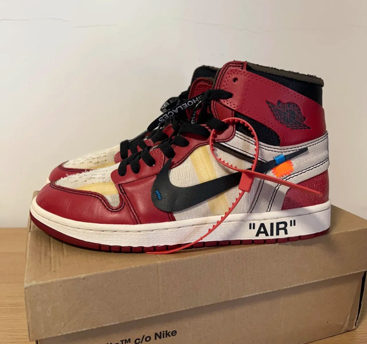 Off-White × Nike Air Jordan 1 Retro High The Ten "Chicago"
