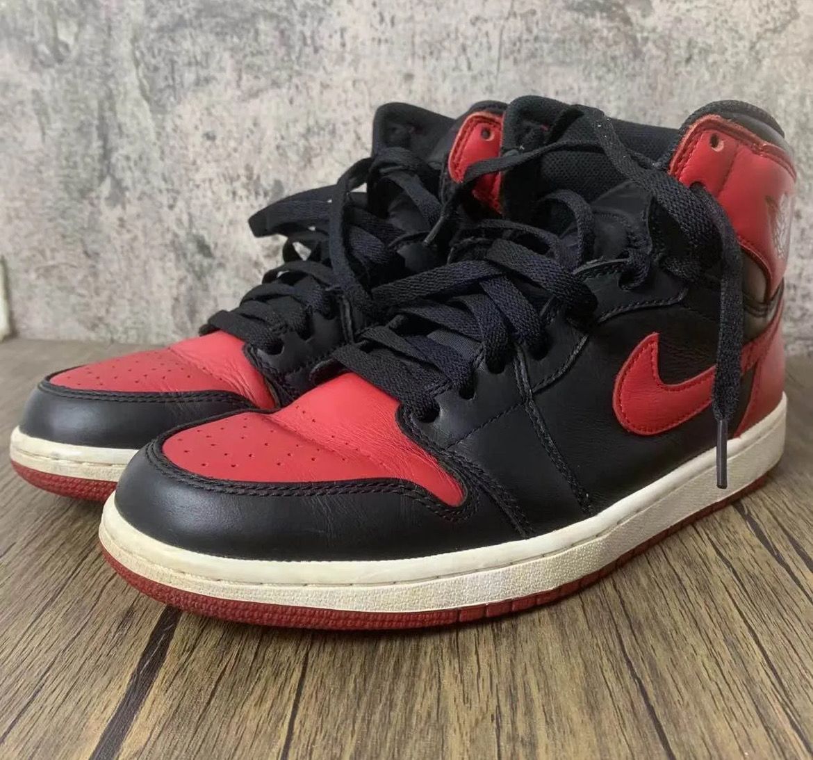 Nike Air Jordan 1 Retro High OG "Bred" (2013)