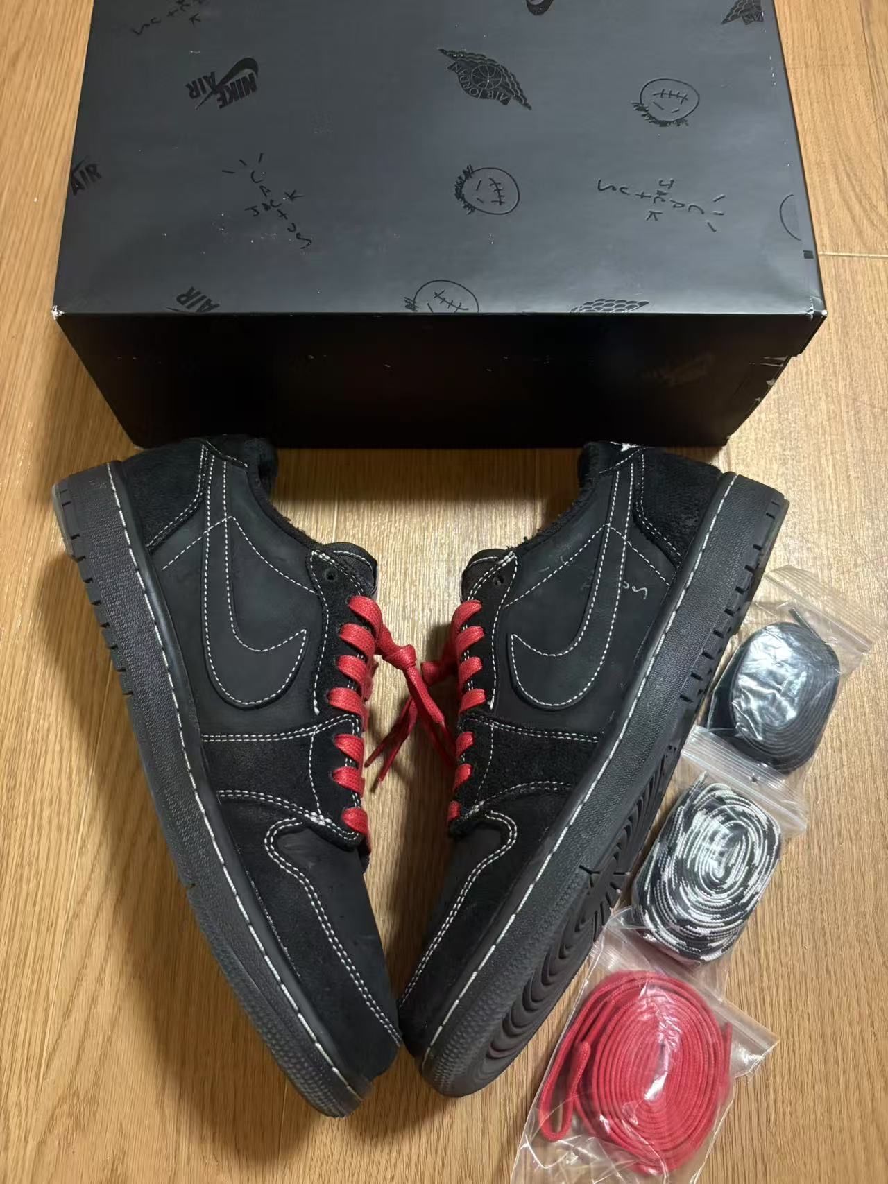 Travis Scott × Nike Air Jordan 1 Low OG SP "Black Phantom"