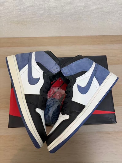 Nike Air Jordan 1 Retro High "Blue Moon"