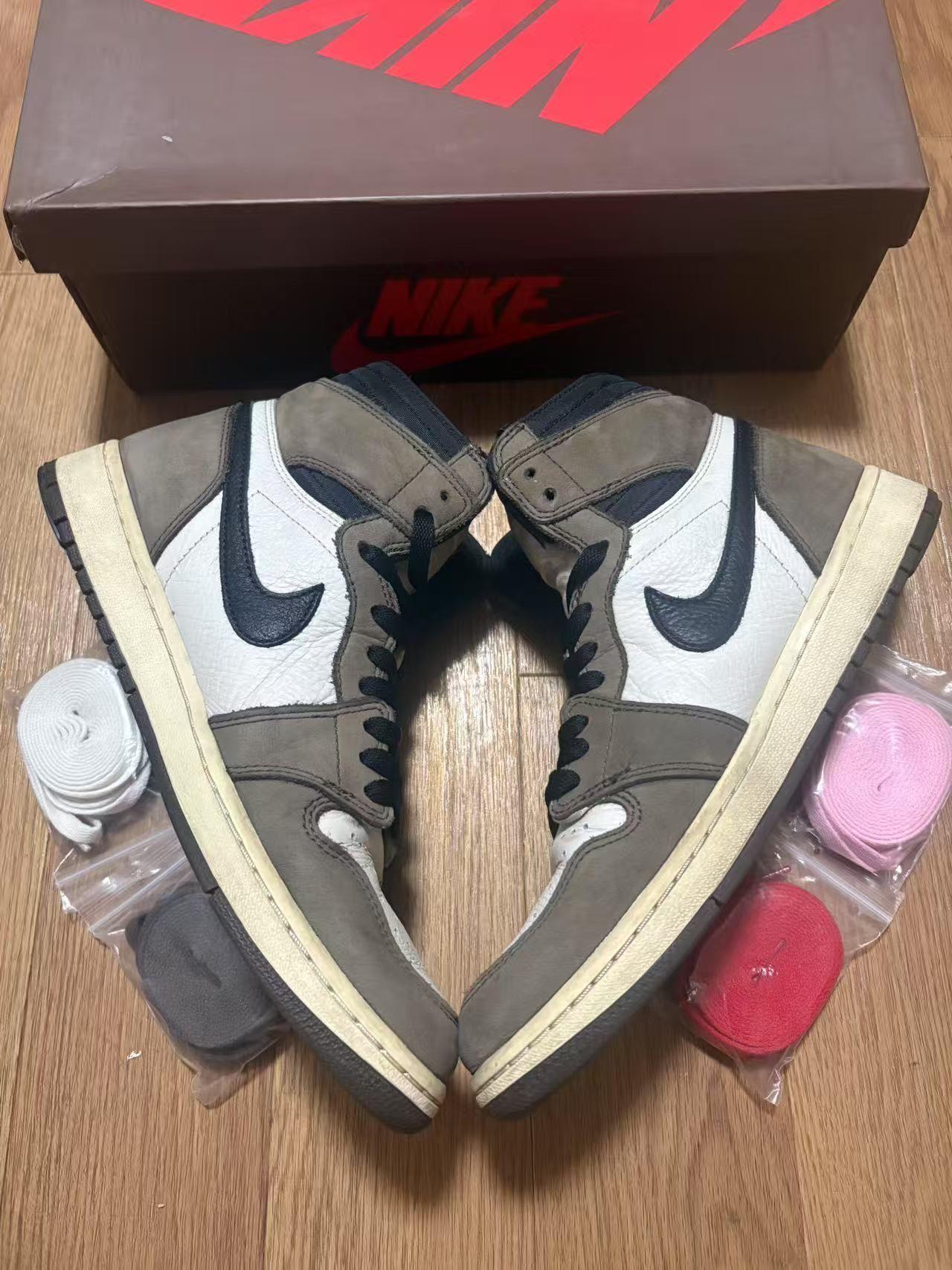 Travis Scott × Nike Air Jordan 1 Retro High OG TS SP "Sail/Dark Mocha"