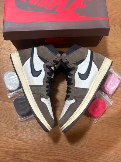 Travis Scott × Nike Air Jordan 1 Retro High OG TS SP "Sail/Dark Mocha"
