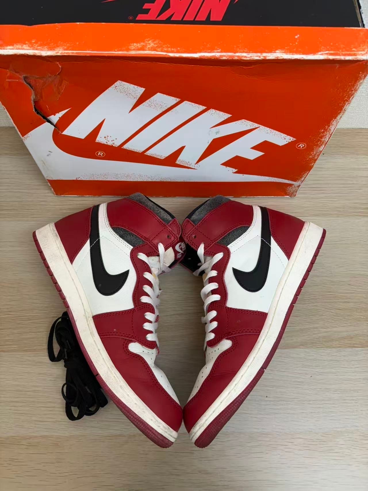 Nike Air Jordan 1 High OG "Lost & Found/Chicago"