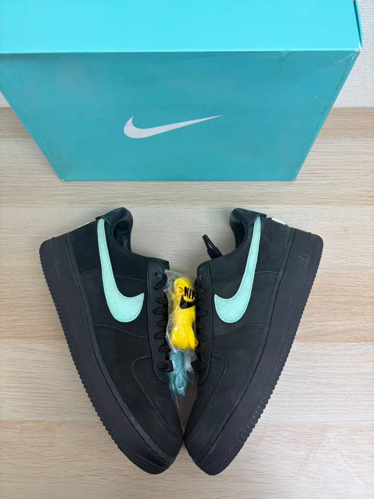 Tiffany & Co. × Nike Air Force 1 Low "1837"