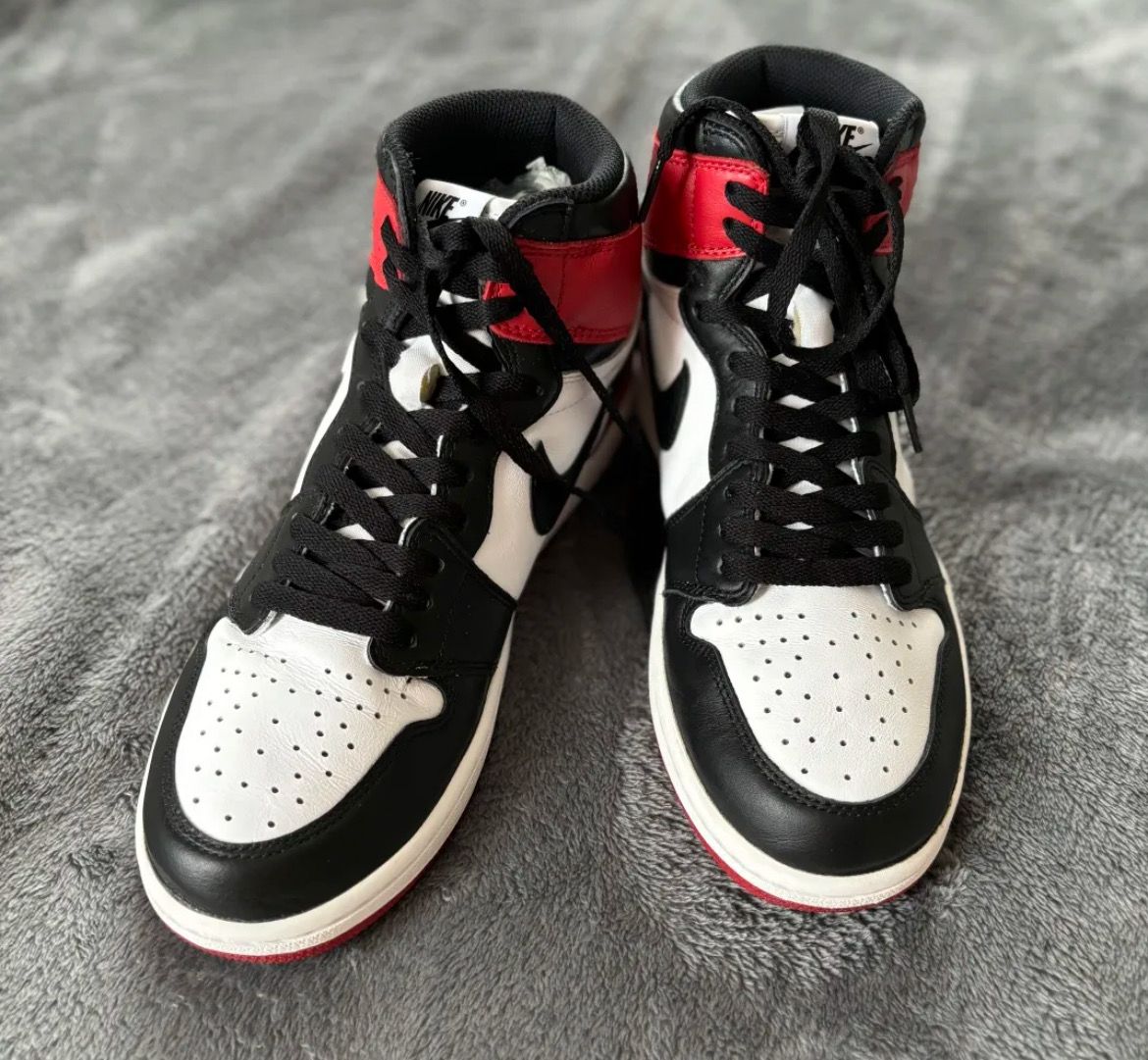 Nike Air Jordan 1 Retro High OG "Black Toe"(2016)