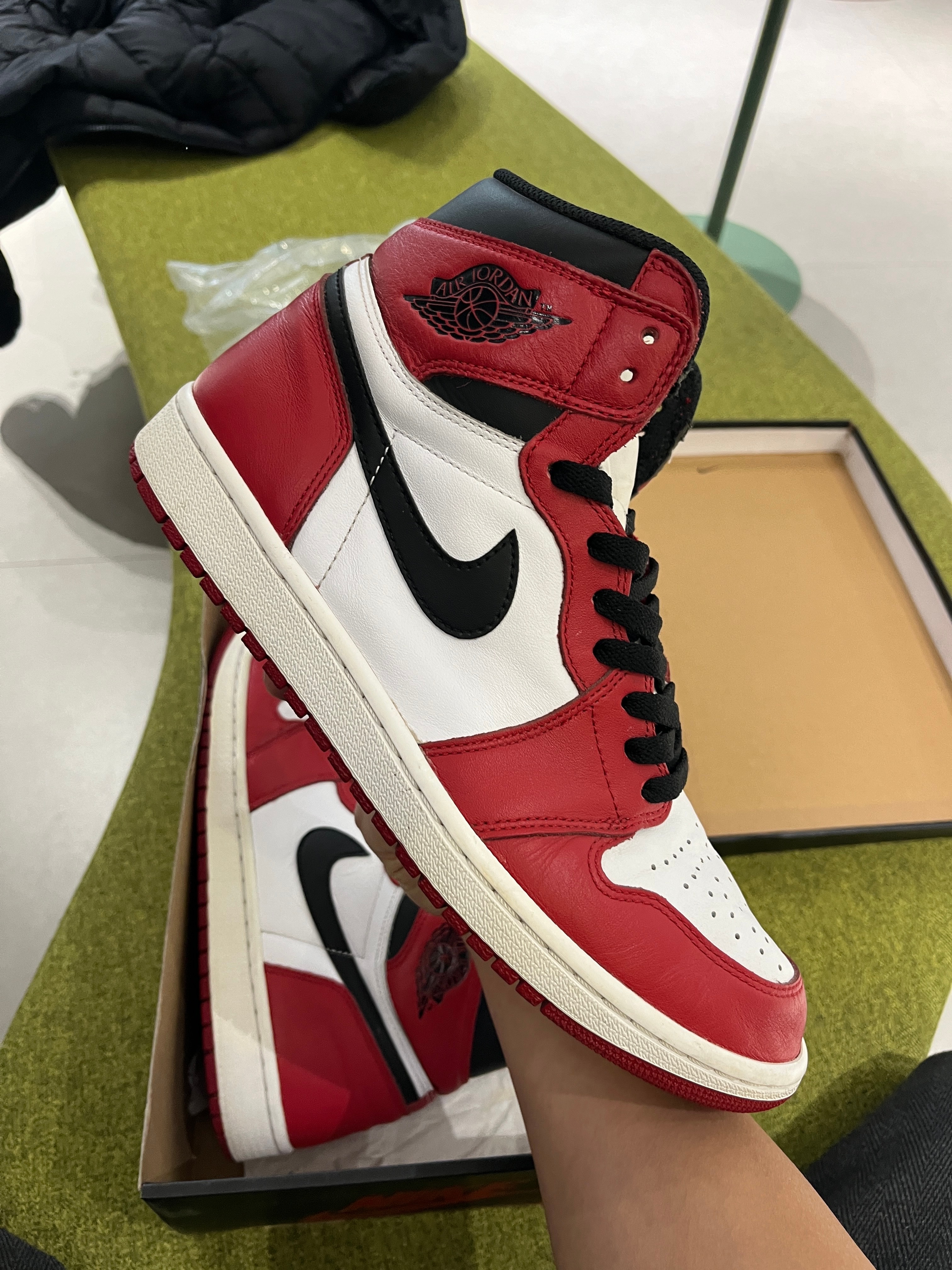 Nike Air Jordan 1 Retro High "Chicago" (2015)