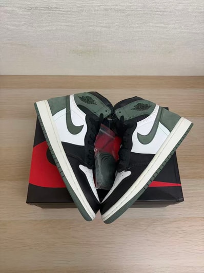 Nike Air Jordan 1 Retro High "Clay Green"