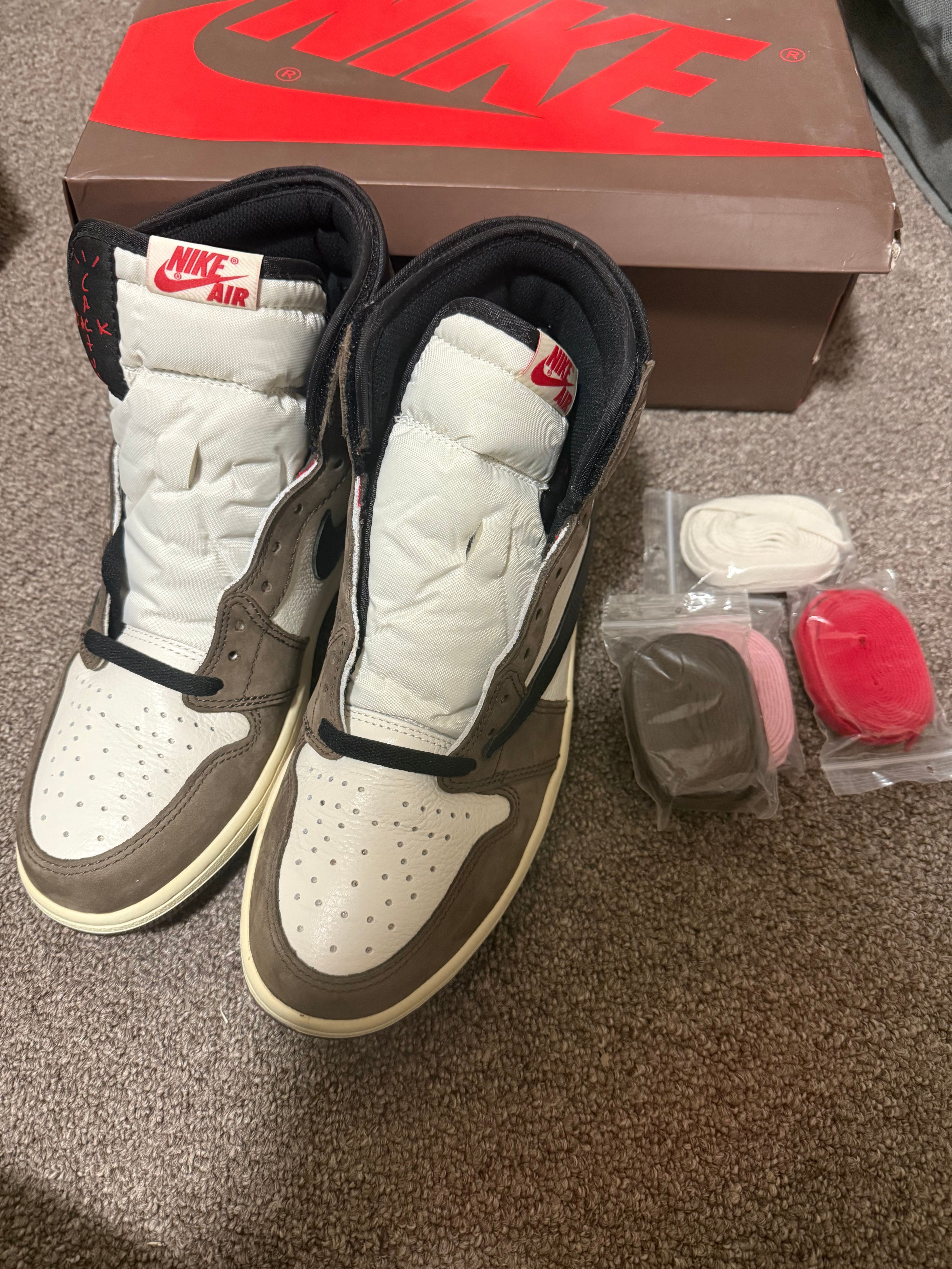 Travis Scott × Nike Air Jordan 1 Retro High OG TS SP "Sail/Dark Mocha"