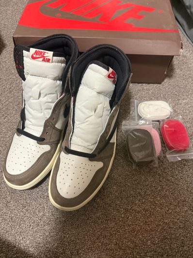 Travis Scott × Nike Air Jordan 1 Retro High OG TS SP "Sail/Dark Mocha"