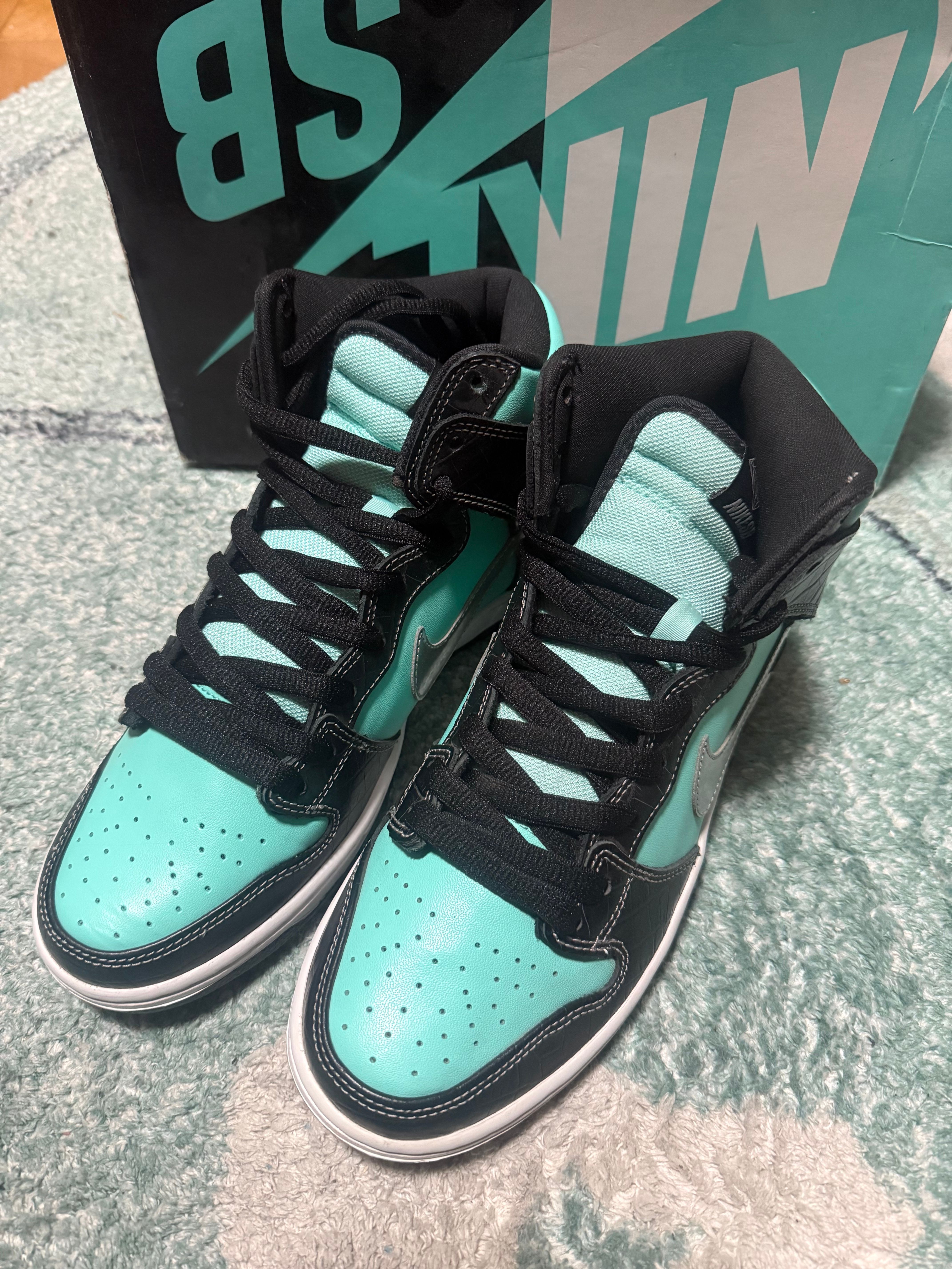 Diamond Supply × Nike SB Dunk High "Tiffany"