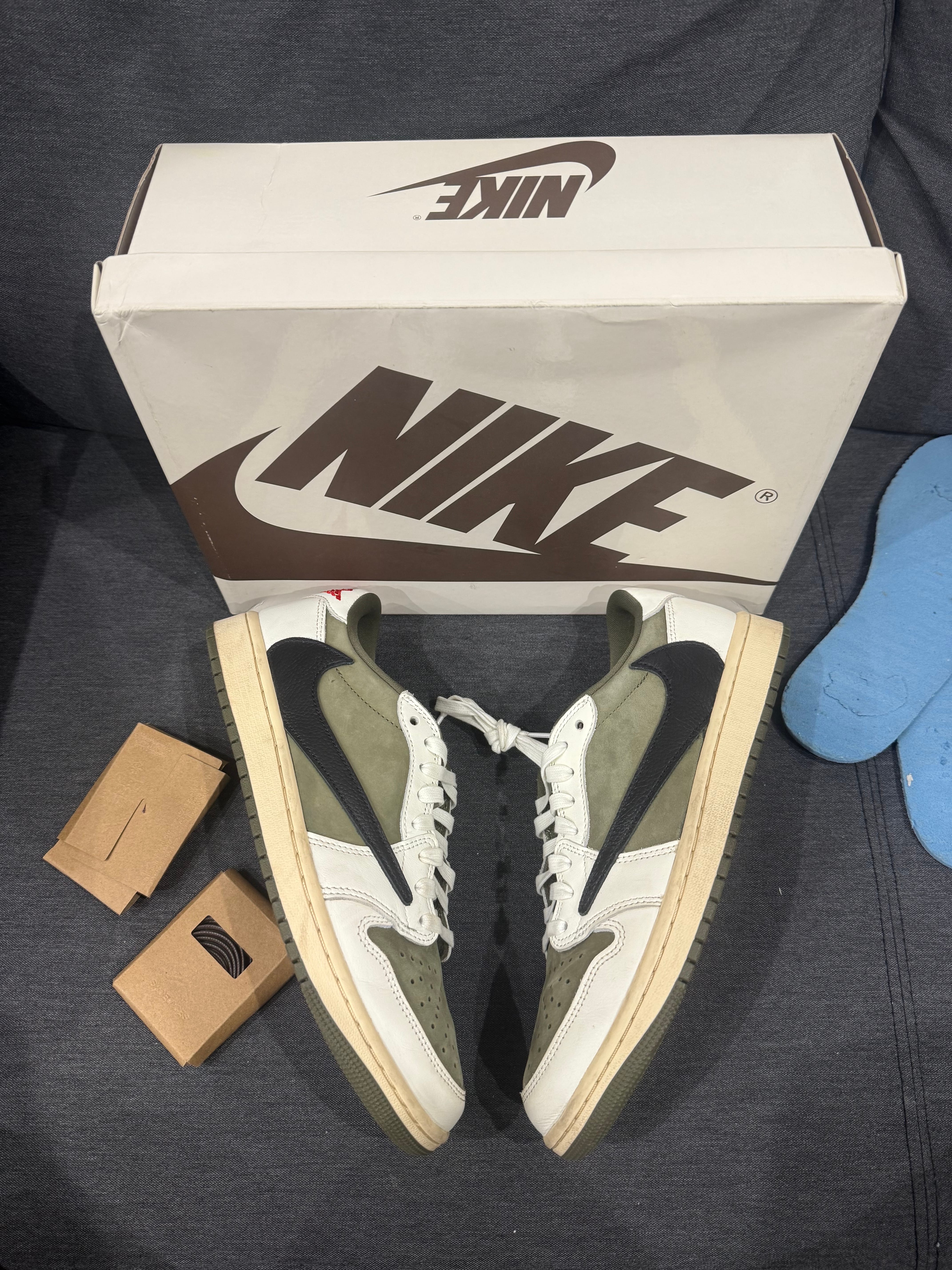 トラヴィススコット × ナイキ エアジョーダン1 ロー OG SP "リバースオリーブ"