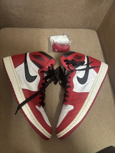 Nike Air Jordan 1 Retro High "Chicago" (2015)