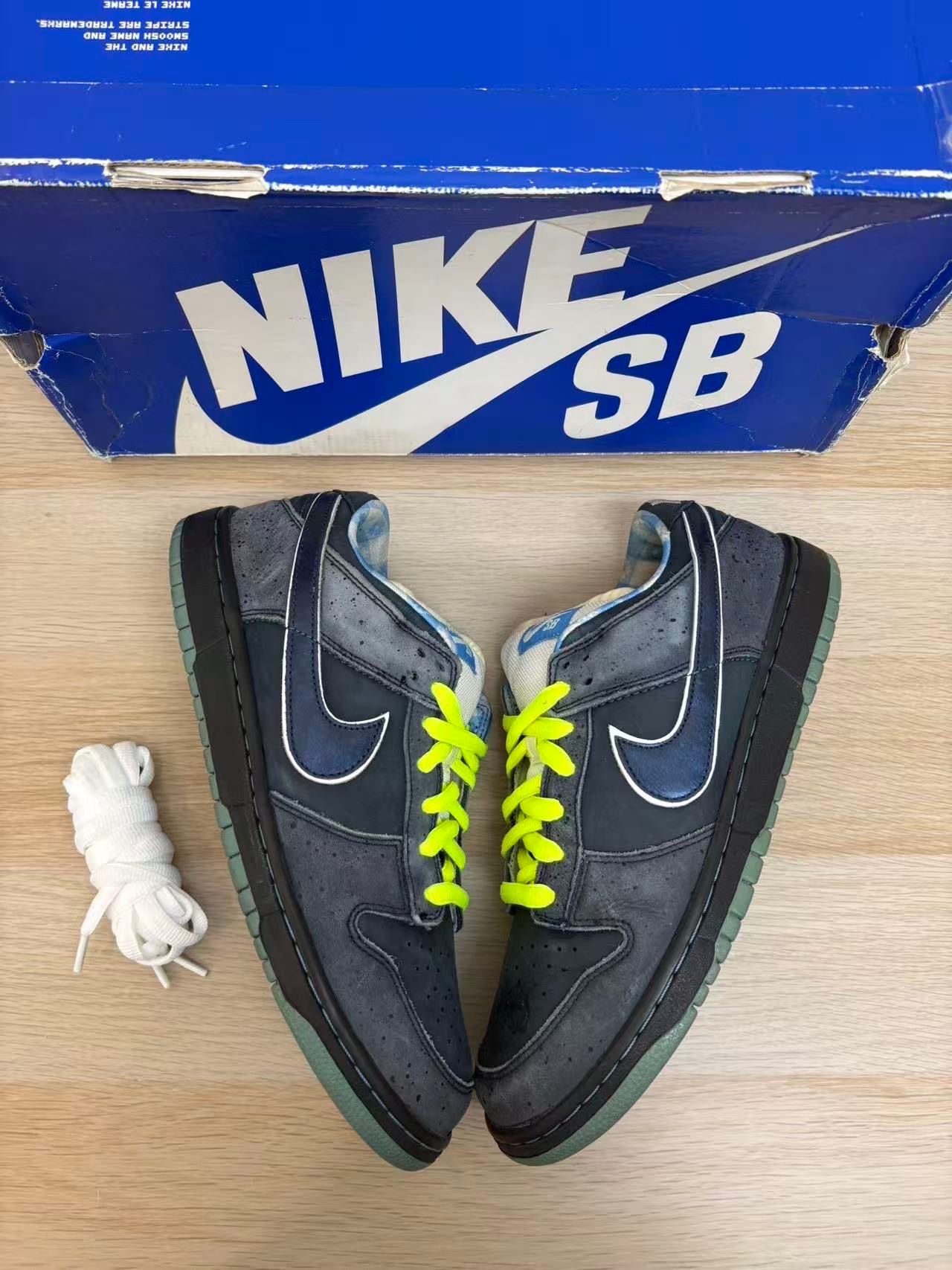 Nike SB Dunk Low "Blue Lobster"