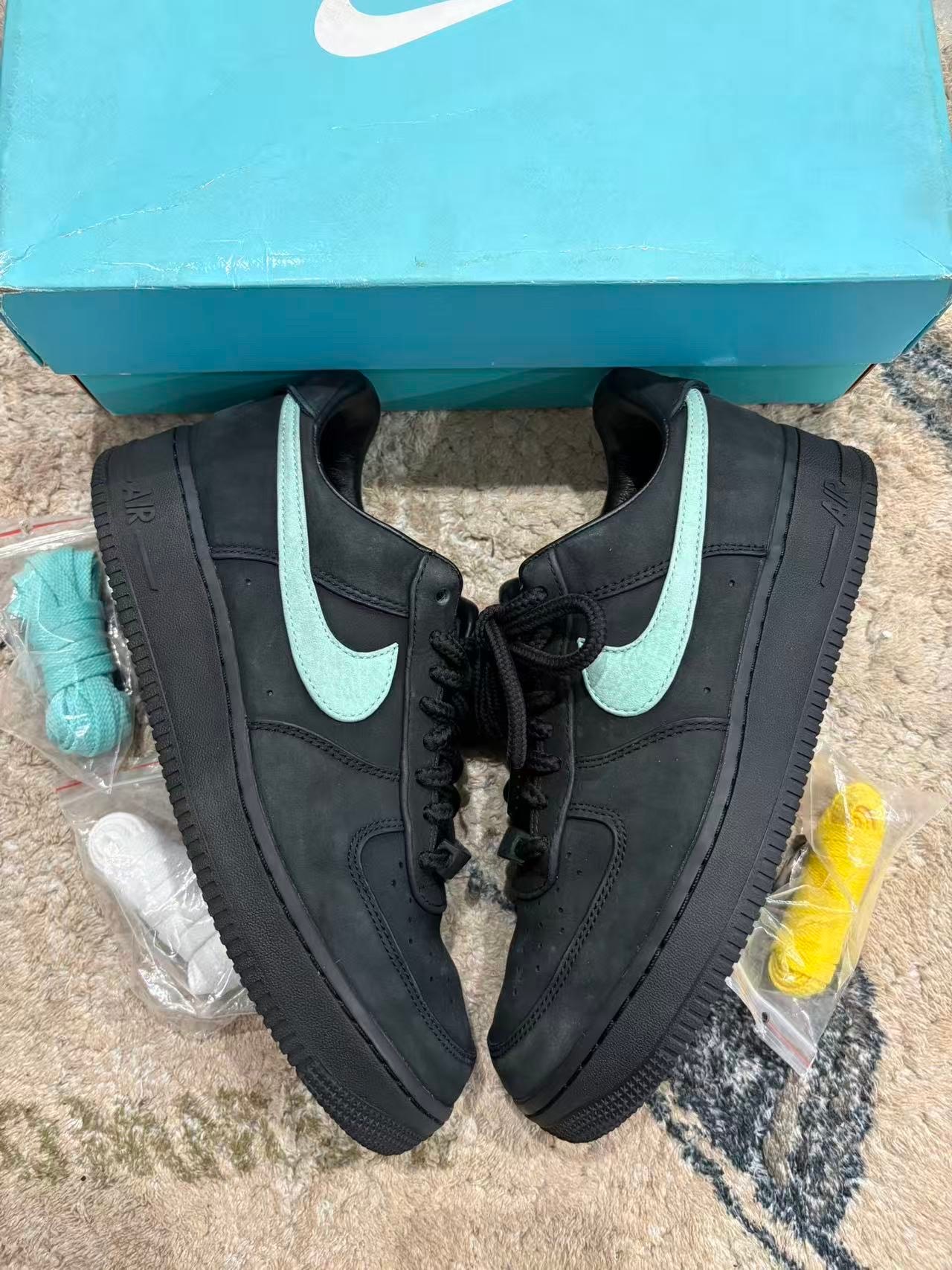 ティファニー × ナイキ エアフォース1 ロー "1837"