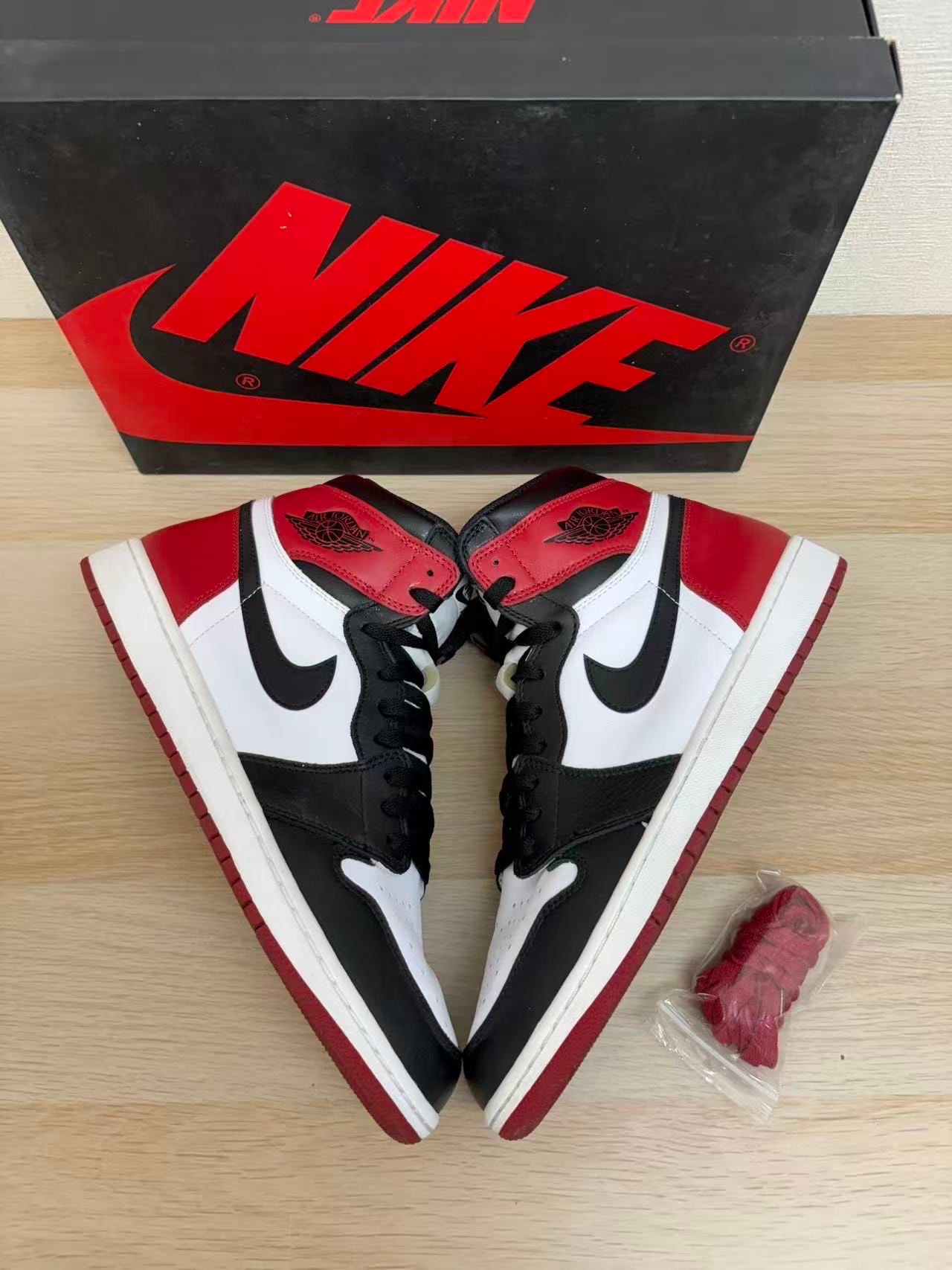 Nike Air Jordan 1 Retro High OG "Black Toe"