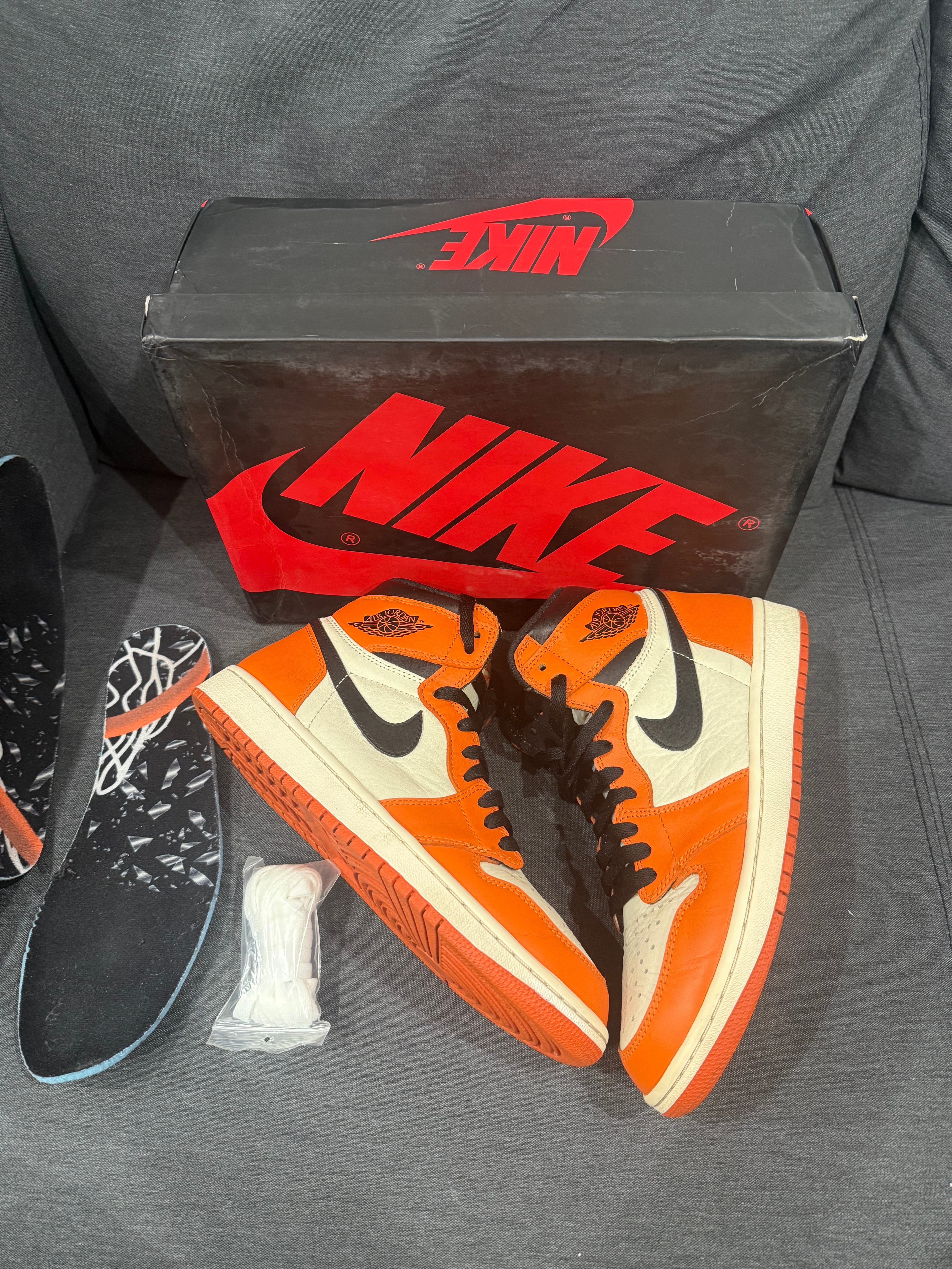 ナイキ エアジョーダン 1 レトロ ハイ "リバース シャッタード バックボード"