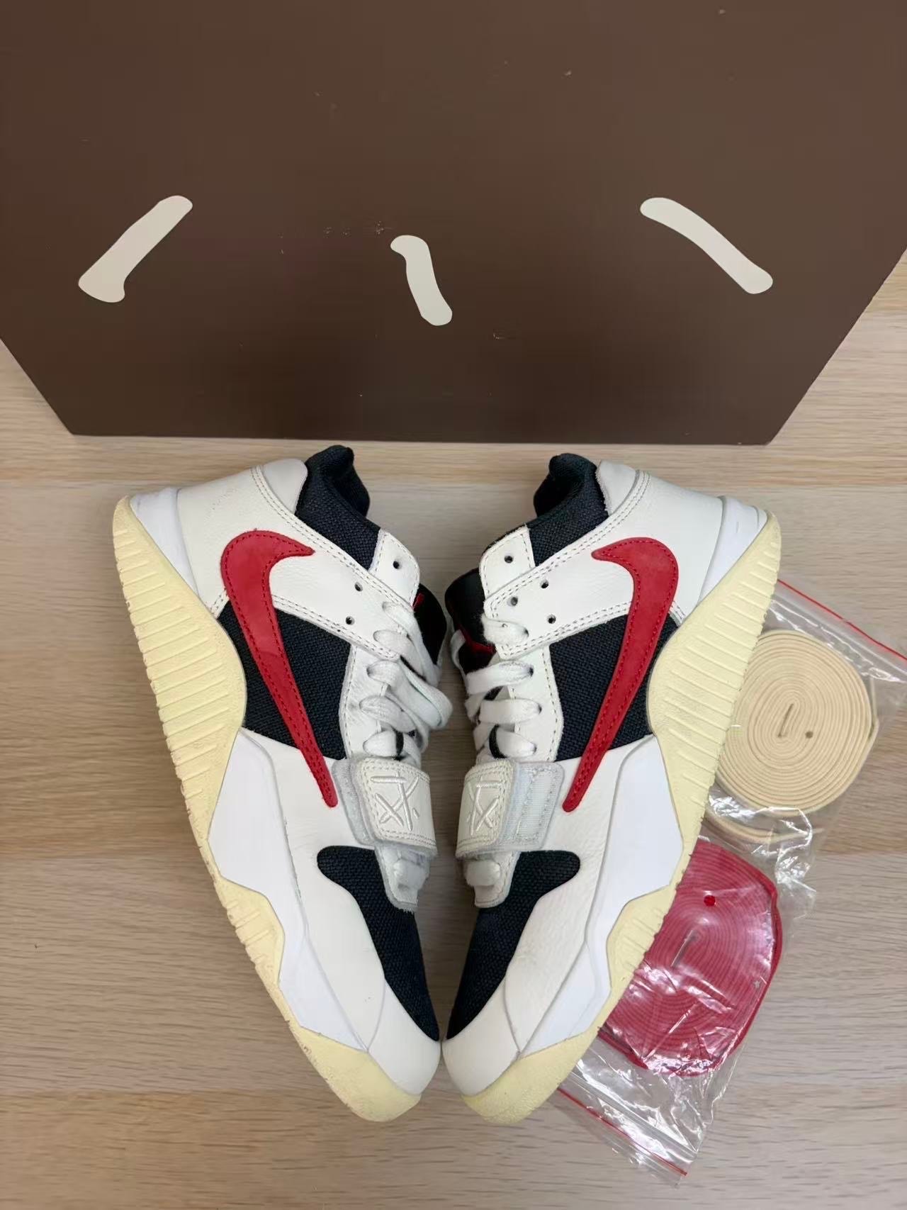 Travis Scott × Nike Jordan Jumpman Jack TR "University Red"