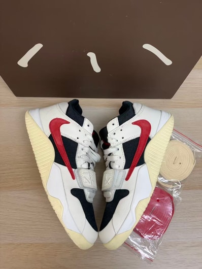 Travis Scott × Nike Jordan Jumpman Jack TR "University Red"