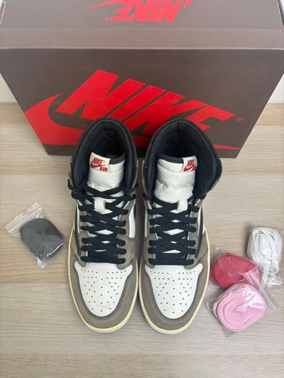 Travis Scott × Nike Air Jordan 1 Retro High OG TS SP "Sail/Dark Mocha"