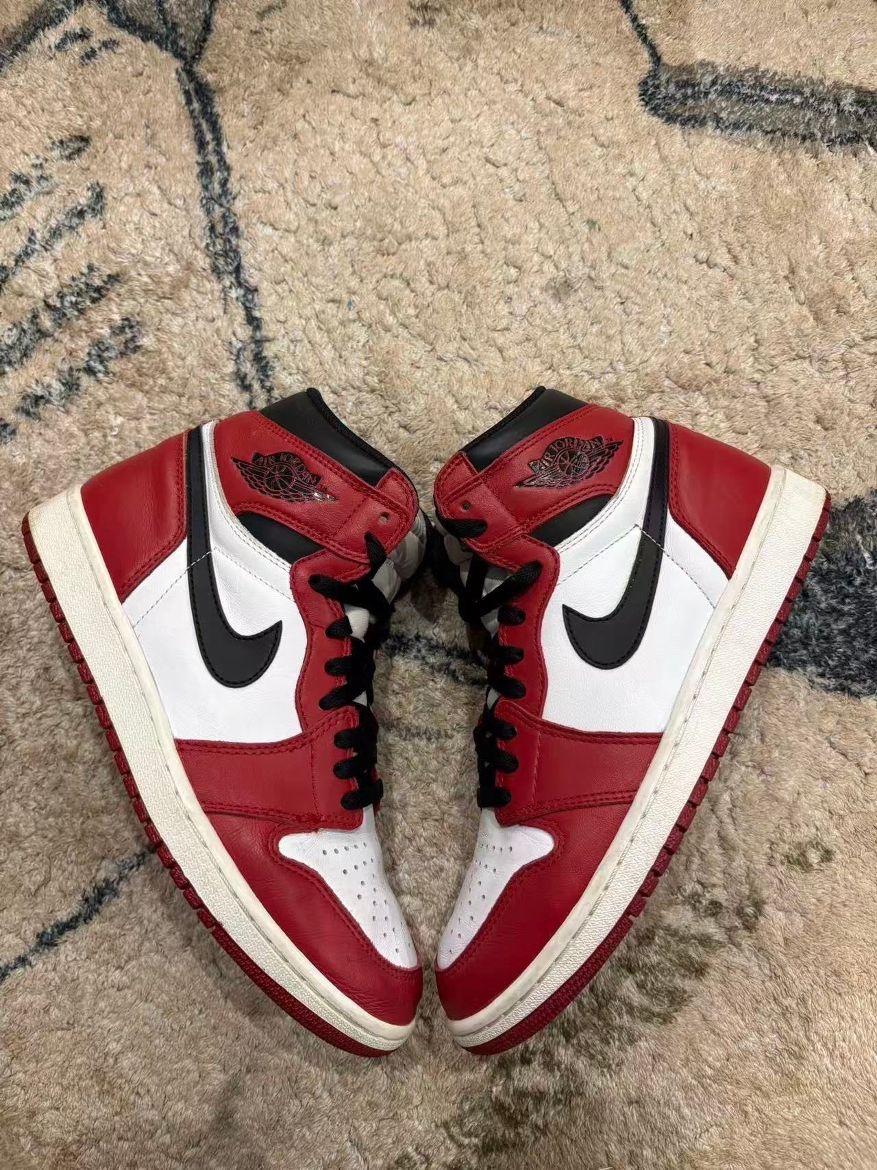 Nike Air Jordan 1 Retro High "Chicago" (2015)