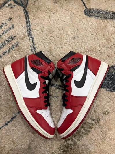 Nike Air Jordan 1 Retro High "Chicago" (2015)