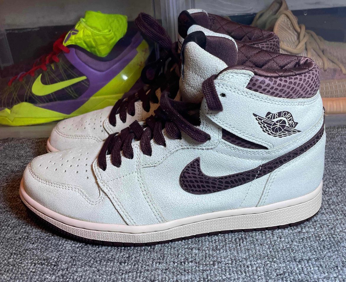 A Ma Maniere × Nike Air Jordan 1 Retro High OG "Sail and Burgundy"