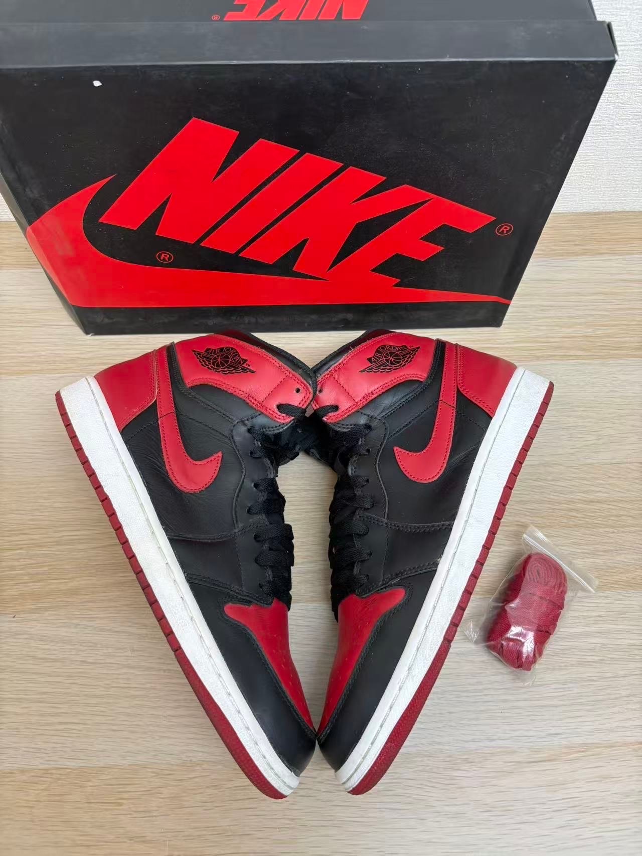 Nike Air Jordan 1 Retro High OG "Bred" (2013)