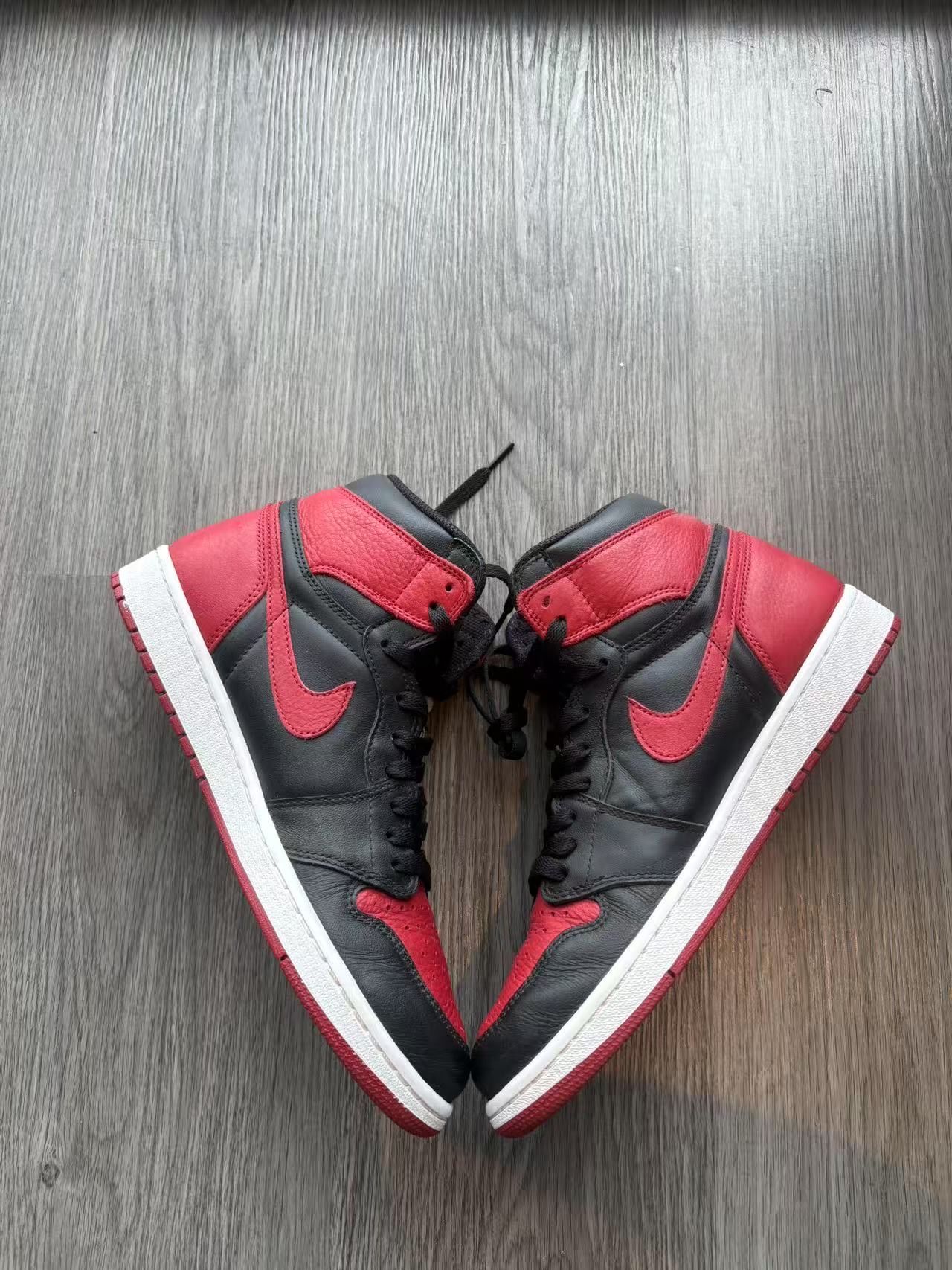 Nike Air Jordan 1 Retro High OG "Bred/Banned" (2016)