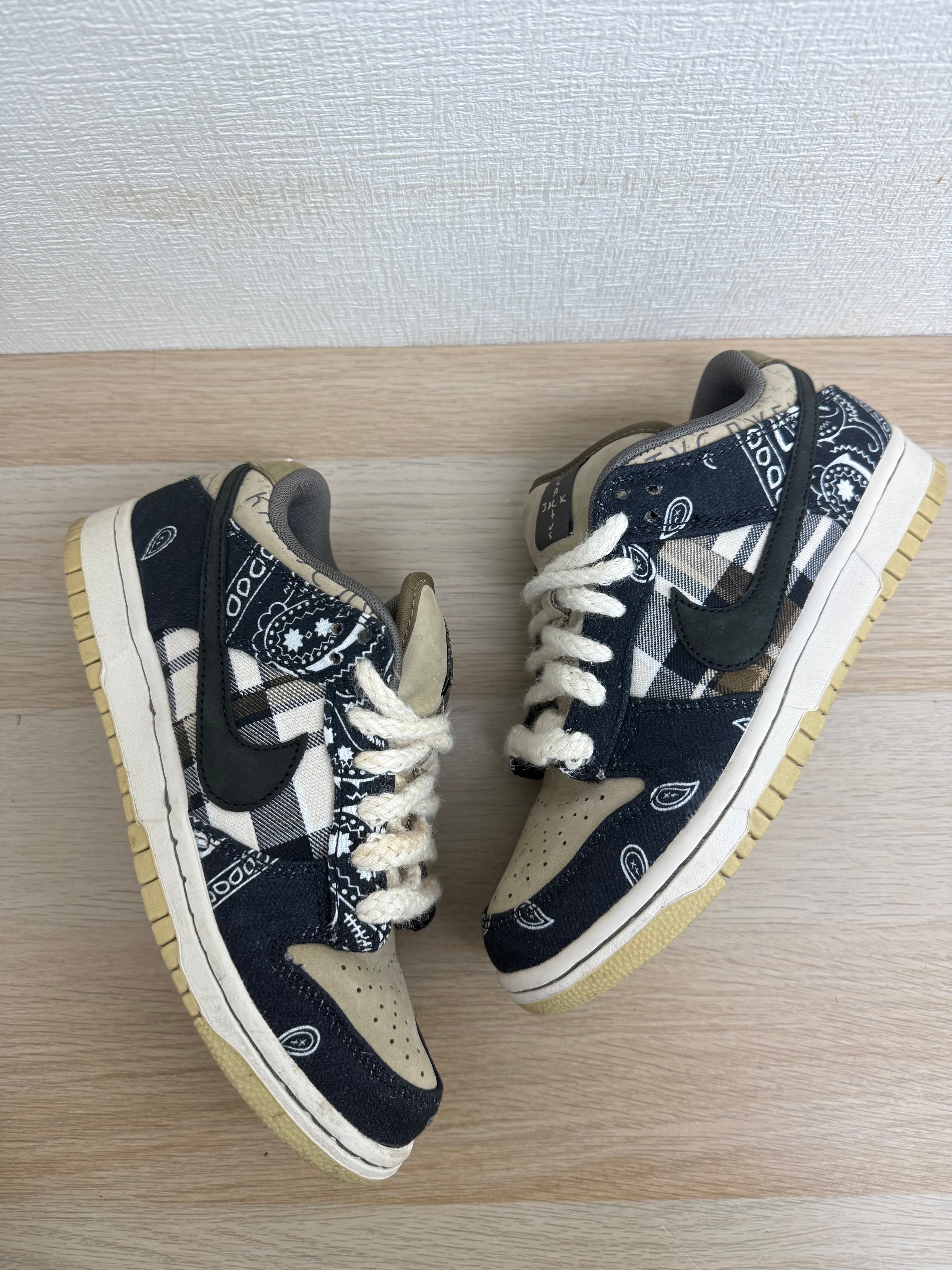 Travis Scott × Nike SB Dunk Low "Black/Parachute Beige"