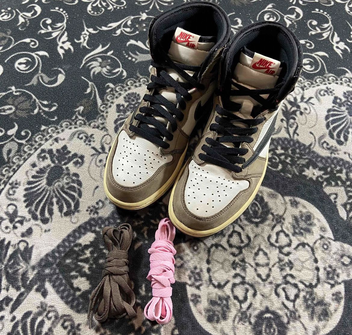 Travis Scott × Nike Air Jordan 1 Retro High OG TS SP "Sail/Dark Mocha"
