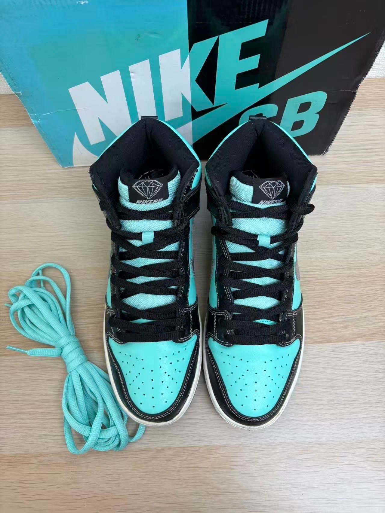 Diamond Supply × Nike SB Dunk High "Tiffany"
