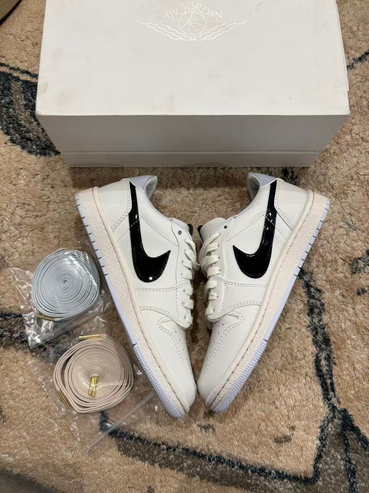 ナイキ エアジョーダン1 ロー '85 ウイングス "フレンチブルー"