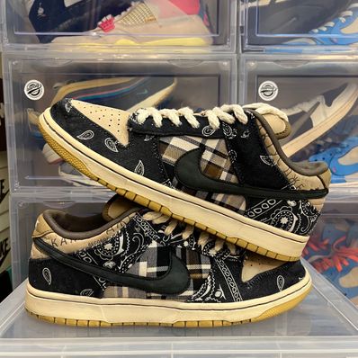Travis Scott × Nike SB Dunk Low "Black/Parachute Beige"