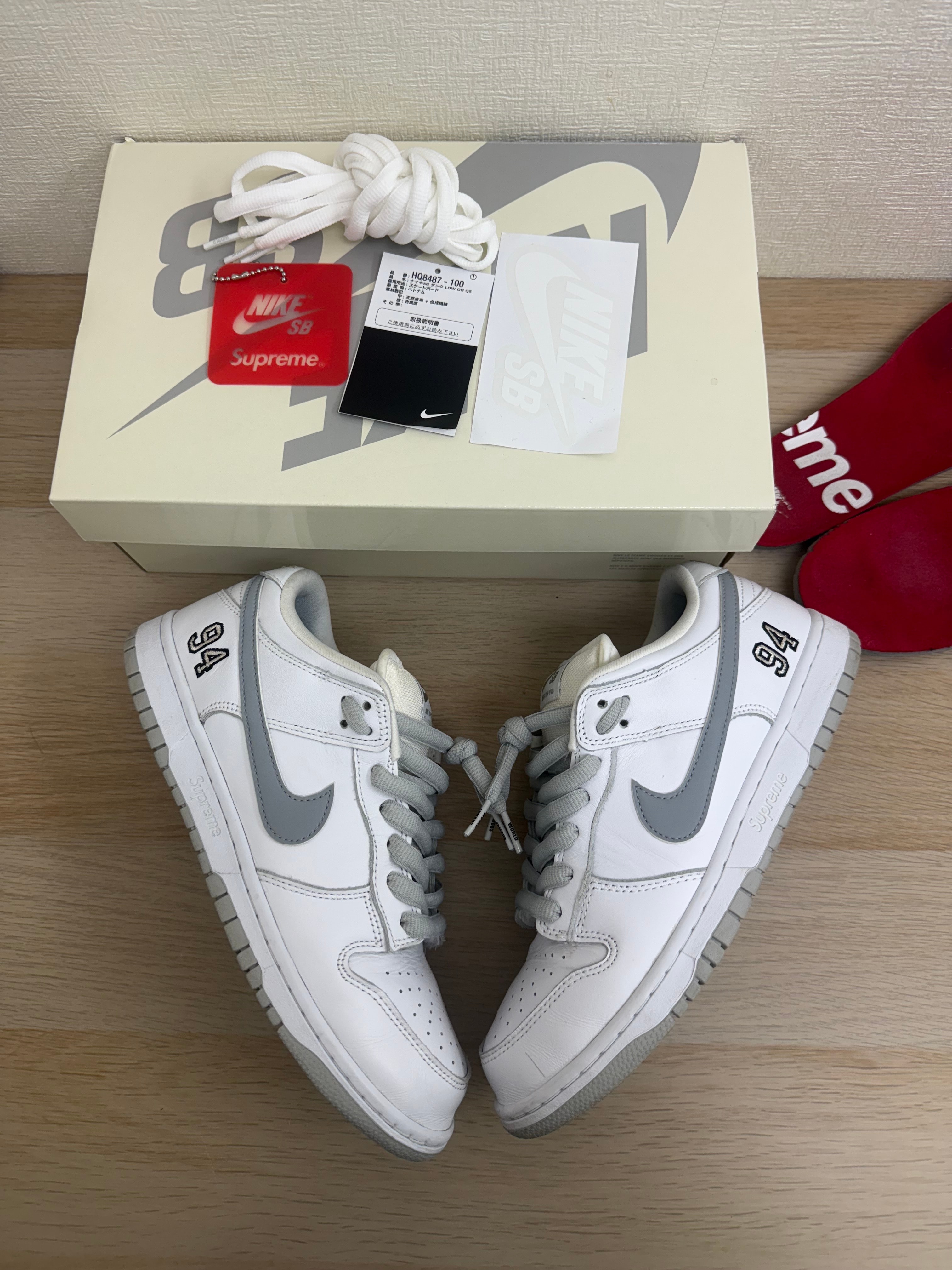 Supreme × Nike SB Dunk Low "White/Metallic Silver" (25FW Week2)