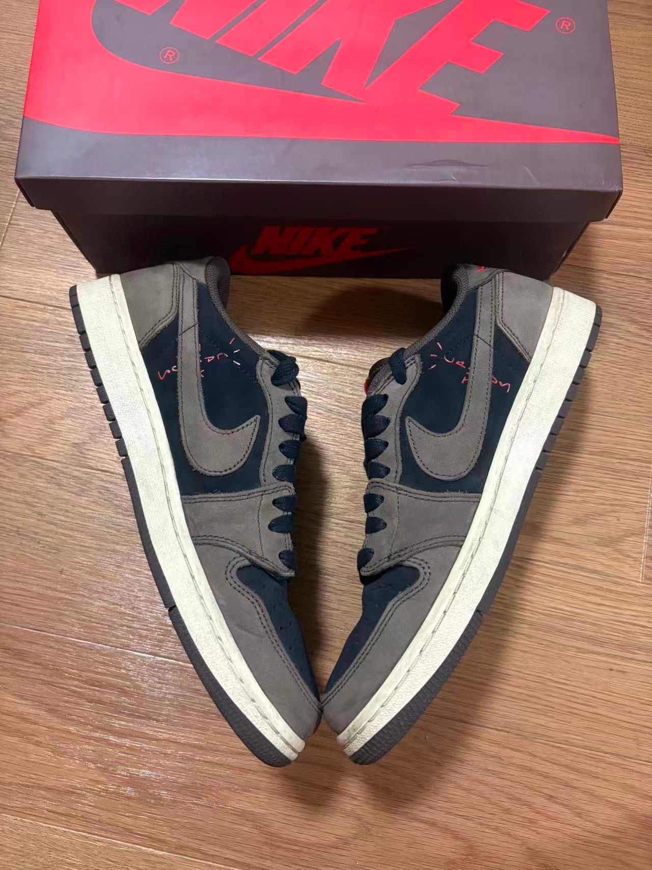 Travis Scott × Nike Air Jordan 1 Low OG SP-T  "Black/Dark Mocha"