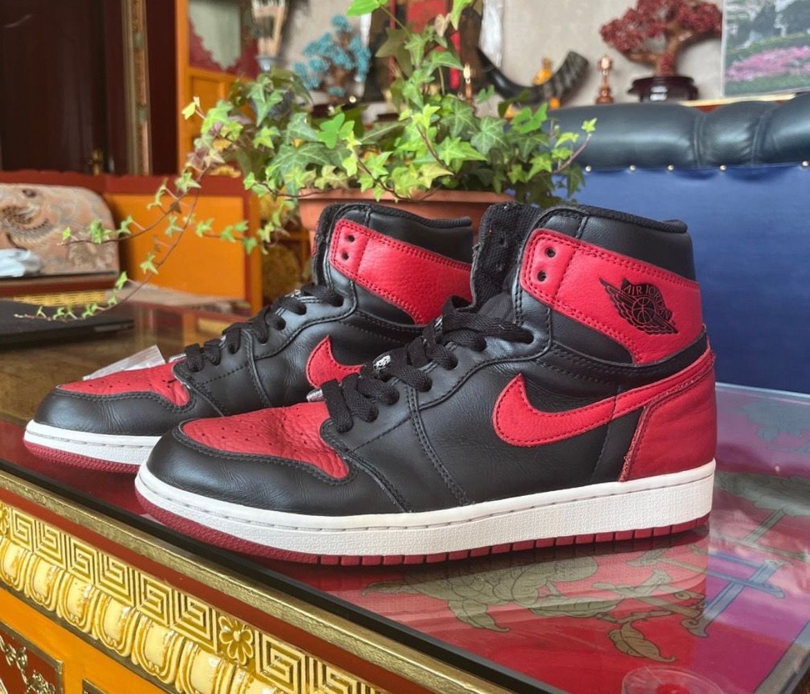 Nike Air Jordan 1 Retro High OG "Bred/Banned" (2016)