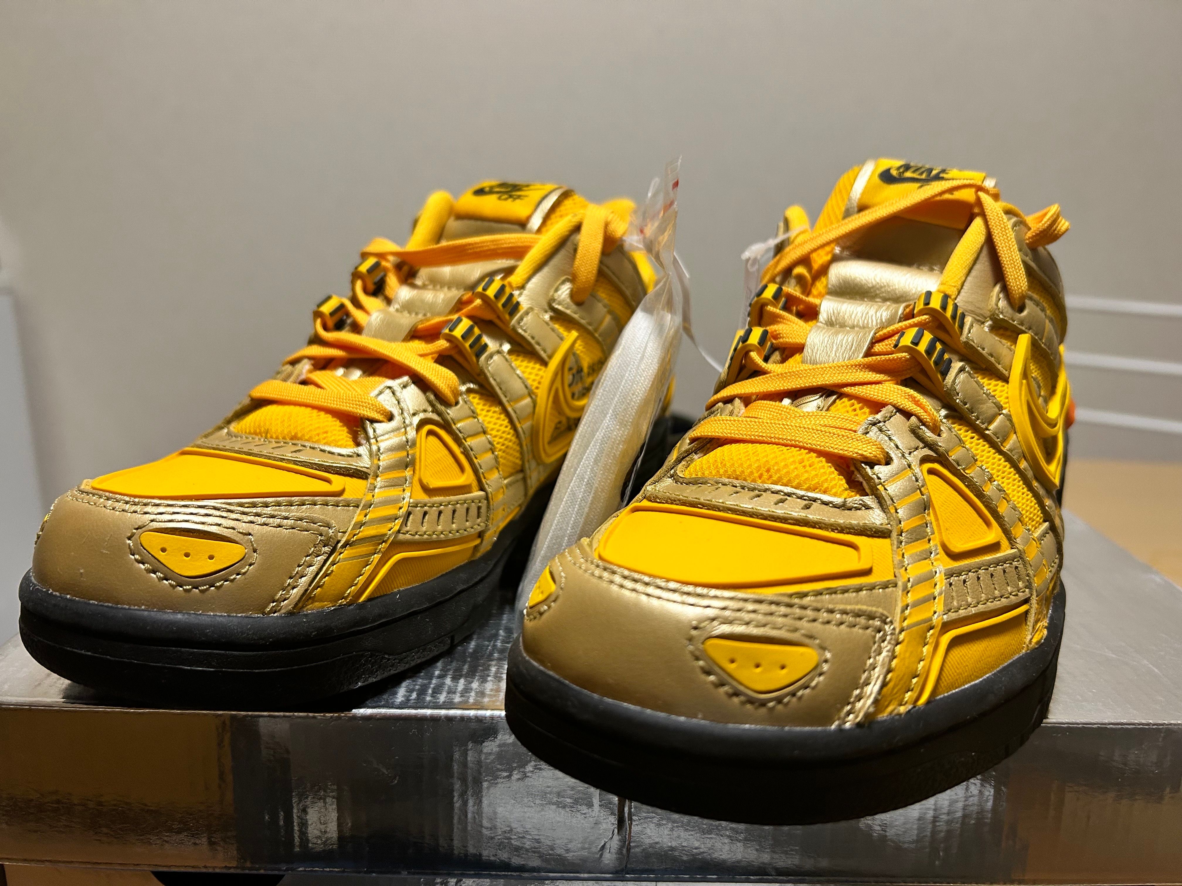 Off-White × Nike Air Rubber Dunk "University Gold"