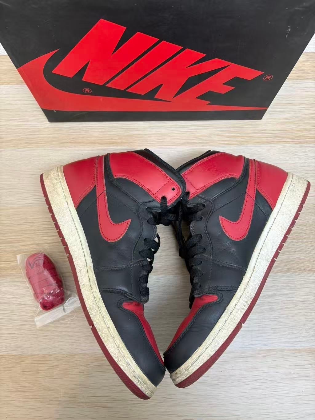Nike Air Jordan 1 Retro High OG "Bred" (2013)