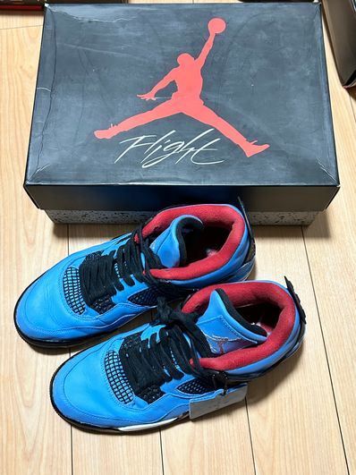 Travis Scott × Nike Air Jordan 4 Retro Cactus Jack "University Blue"