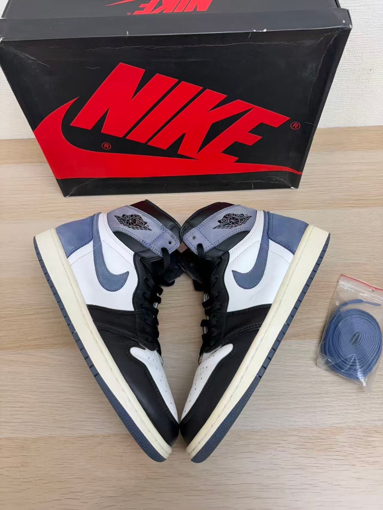 Nike Air Jordan 1 Retro High "Blue Moon"