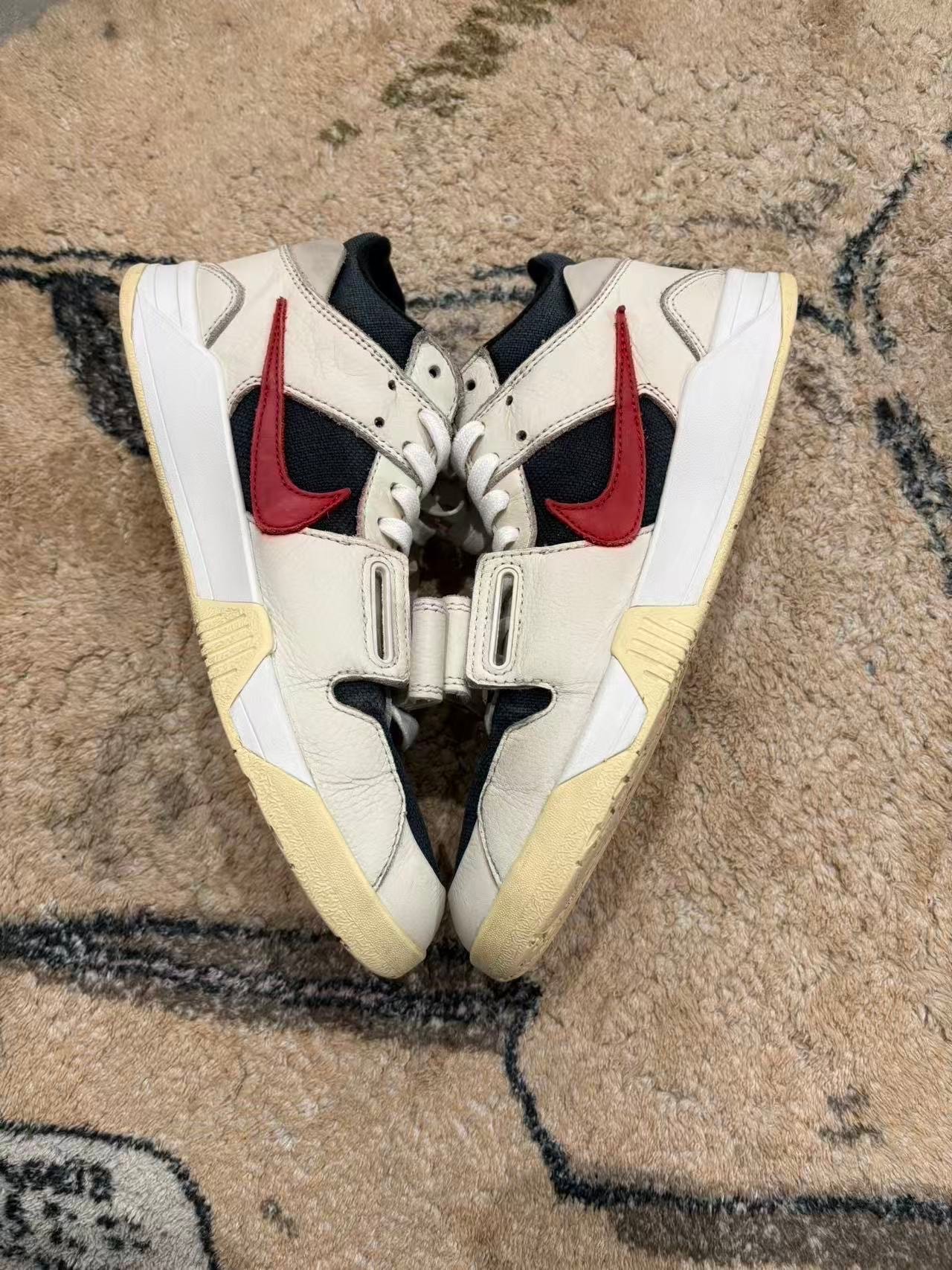 トラヴィススコット × ナイキ ジョーダン ジャンプマンジャック TR "ユニバーシティレッド"