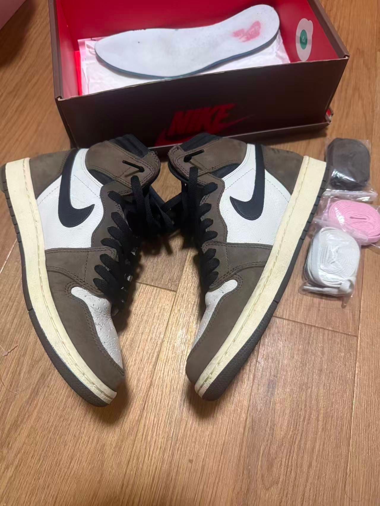 Travis Scott × Nike Air Jordan 1 Retro High OG TS SP "Sail/Dark Mocha"