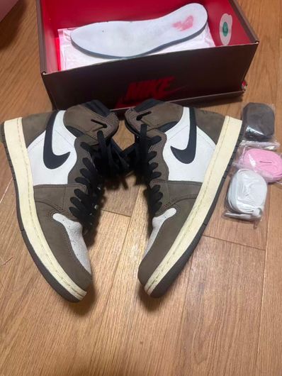 Travis Scott × Nike Air Jordan 1 Retro High OG TS SP "Sail/Dark Mocha"