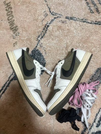 Travis Scott × Nike Air Jordan 1 Low OG SP "Reverse Olive"