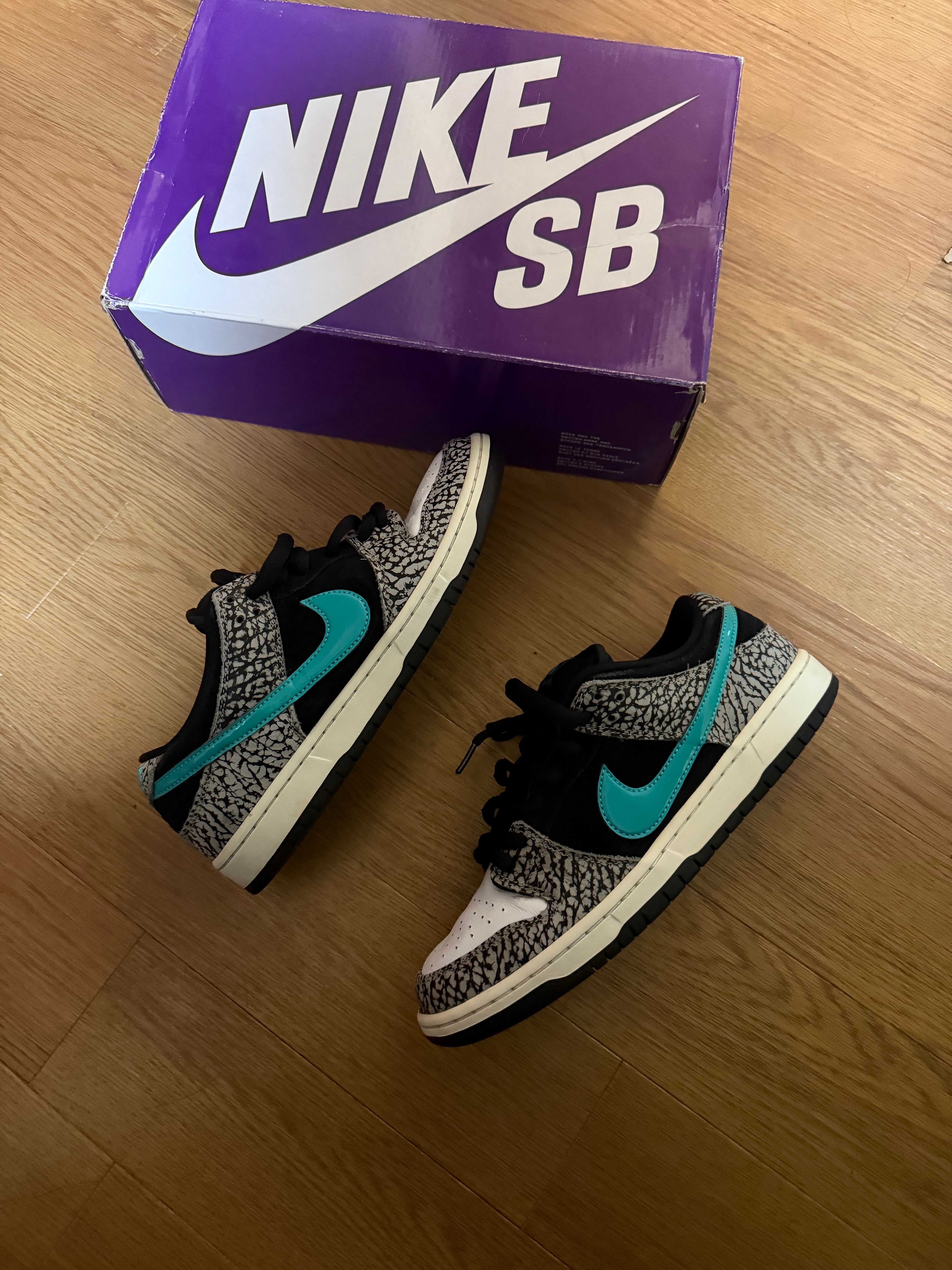 Nike SB Dunk Low "Elephant/Safari"