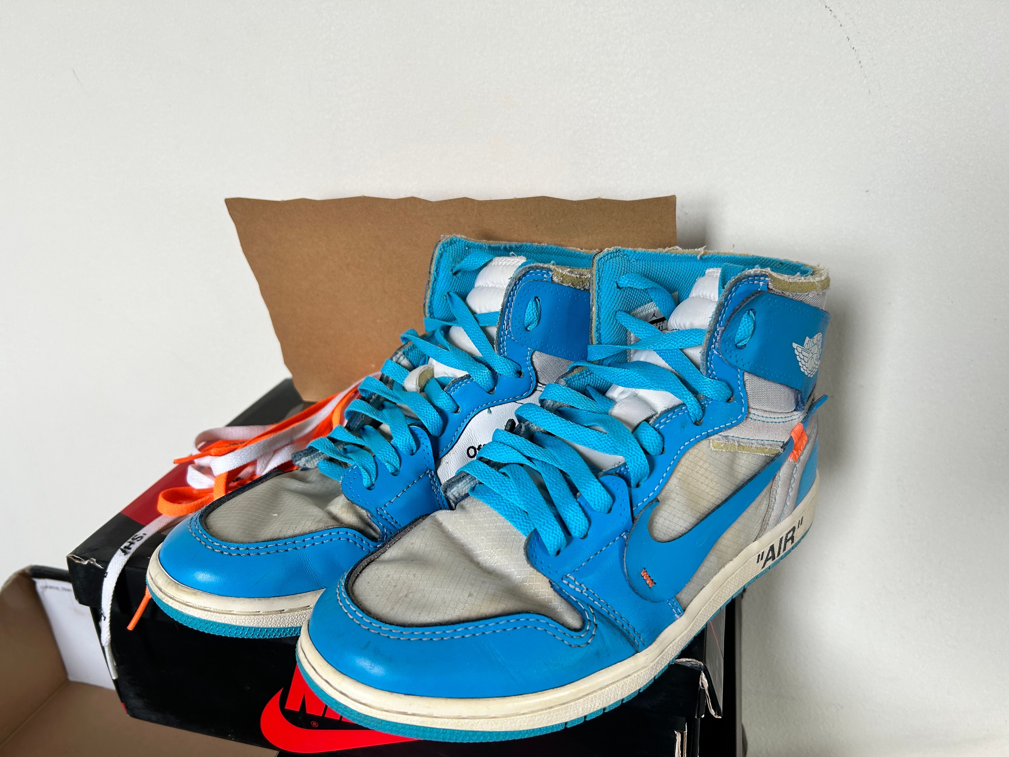 Off-White × Nike Air Jordan 1 High UNC "White/Dark Powder Blue"