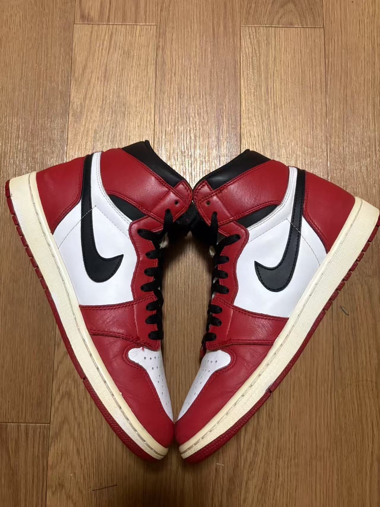 Nike Air Jordan 1 Retro High "Chicago" (2015)